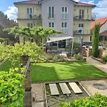 לינה וארוחת בוקר Casa Palatina Vinotel 3*