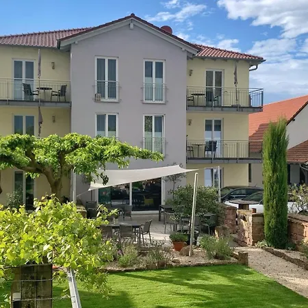 Casa Palatina Vinotel לינה וארוחת בוקר גרוסקרלבאך