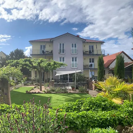 Casa Palatina Vinotel Panzió Großkarlbach